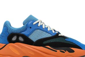 adidas Yeezy Boost 700 Bright Blue GZ0541 - Brosneaker photo 2