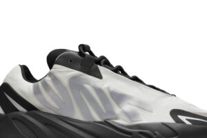adidas Yeezy Boost 700 MNVN Bone FY3729 - Brosneaker photo 2