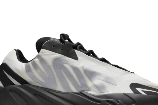 adidas Yeezy Boost 700 MNVN Bone FY3729 - Brosneaker photo 2