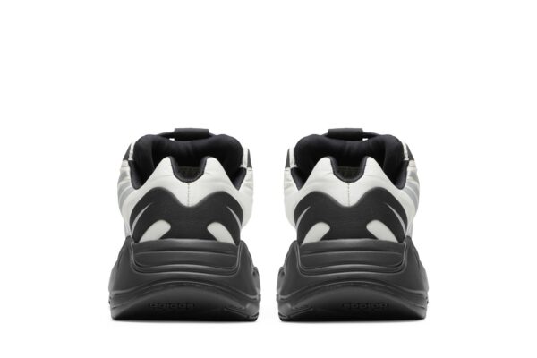 adidas Yeezy Boost 700 MNVN Bone FY3729 - Brosneaker photo 6