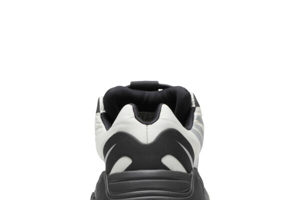 adidas Yeezy Boost 700 MNVN Bone FY3729 - Brosneaker photo 7