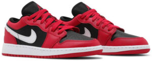 Jordan 1 Low Black Very Berry (GS) 553560-061 - Brosneaker photo 3