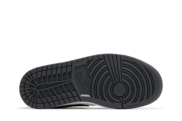Jordan 1 Low Dark Grey (Women's) DC0774-102 - Brosneaker photo 4