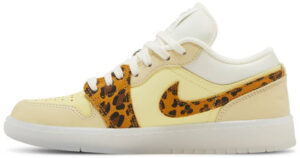 Jordan 1 Low SNKRS Day (Women's) DN6998-700 - Brosneaker photo 2