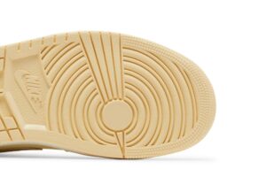 Jordan 1 Mid SE Pale Vanilla Metallic Gold (Women's) FB9892-200 - Brosneaker photo 5