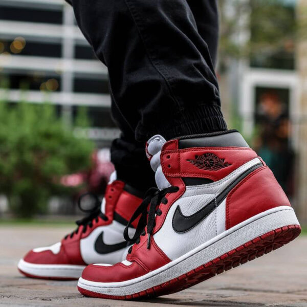 Jordan 1 Retro Chicago (2015) 555088-101 - Brosneaker photo 4