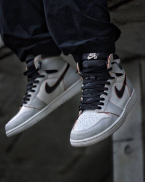Jordan 1 Retro High OG Defiant SB NYC to Paris CD6578-006 - Brosneaker photo 2