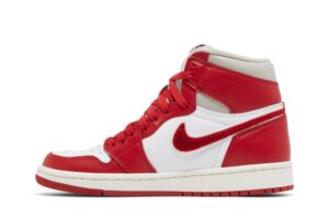 Jordan 1 Retro High OG Varsity Red (Women's) DJ4891-061 - Brosneaker photo 3