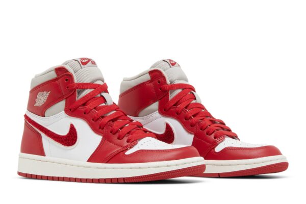 Jordan 1 Retro High OG Varsity Red (Women's) DJ4891-061 - Brosneaker photo 8