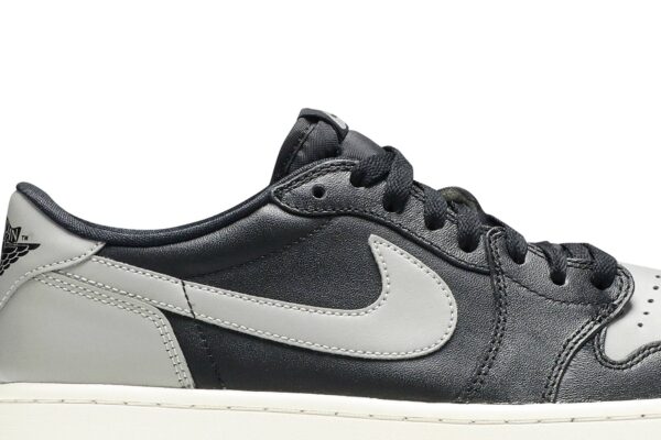 Jordan 1 Retro Low Shadow (2015) 705329-003 - Brosneaker photo 2