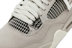 Jordan 4 Retro Frozen Moments (Women's) AQ9129-001 - Brosneaker photo 10
