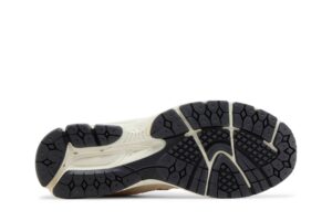 New Balance 2002R Off White M2002RCC - Brosneaker photo 4