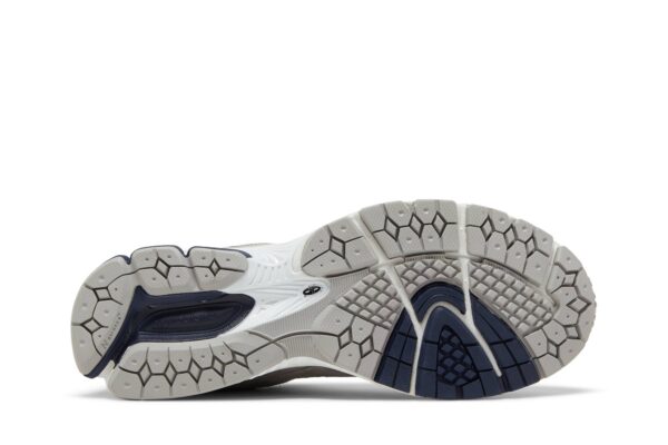 New Balance 2002R thisisneverthat ''The 2022 Downtown Run'' M2002RTH - Brosneaker photo 4