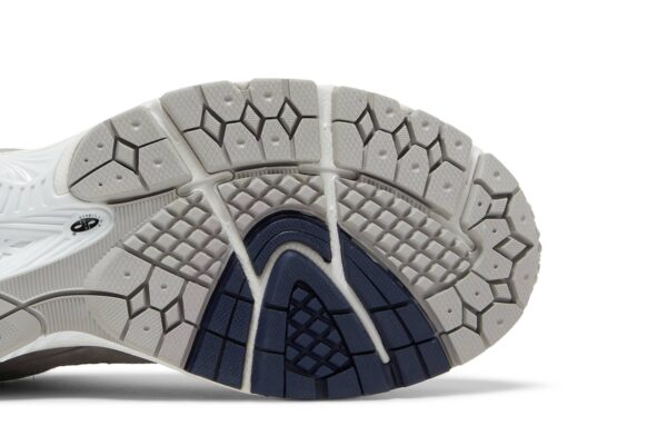 New Balance 2002R thisisneverthat ''The 2022 Downtown Run'' M2002RTH - Brosneaker photo 5