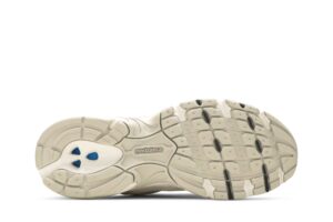 New Balance 530 Ivory MR530SH - Brosneaker photo 4