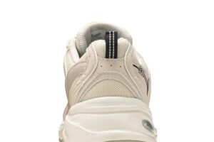 New Balance 530 Ivory MR530SH - Brosneaker photo 7