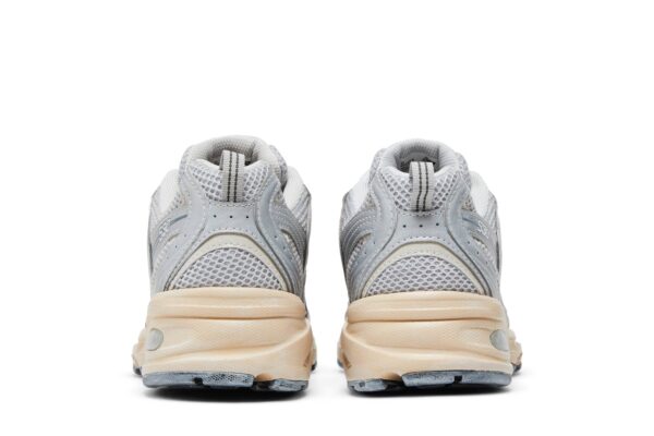 New Balance 530 Vintage Silver Metallic Moonbeam MR530VS - Brosneaker photo 6