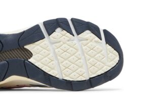 New Balance 990v3 MiUSA Kith Daytona (with Socks) M990KH3 - Brosneaker photo 5