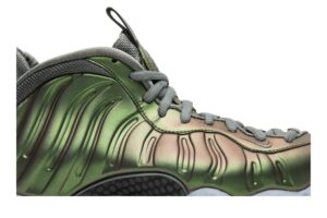 Nike Air Foamposite One Iridescent (Women's) AA3963-001 - Brosneaker photo 2