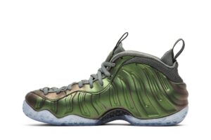 Nike Air Foamposite One Iridescent (Women's) AA3963-001 - Brosneaker photo 3