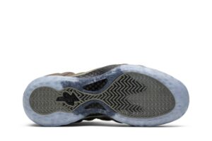Nike Air Foamposite One Iridescent (Women's) AA3963-001 - Brosneaker photo 4