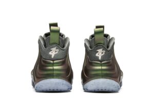 Nike Air Foamposite One Iridescent (Women's) AA3963-001 - Brosneaker photo 6
