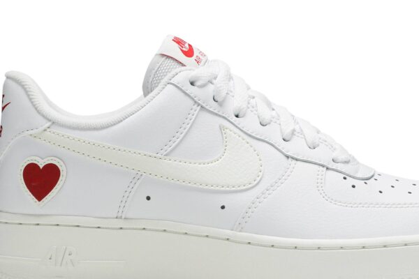 Nike Air Force 1 Low Valentine's Day (2021) DD7117-100 - Brosneaker photo 2
