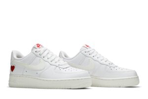 Nike Air Force 1 Low Valentine's Day (2021) DD7117-100 - Brosneaker photo 8