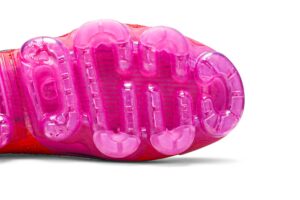 Nike Air VaporMax Moc 2 University Red Fuchsia Blast (Women's) AJ6599-600 - Brosneaker photo 5