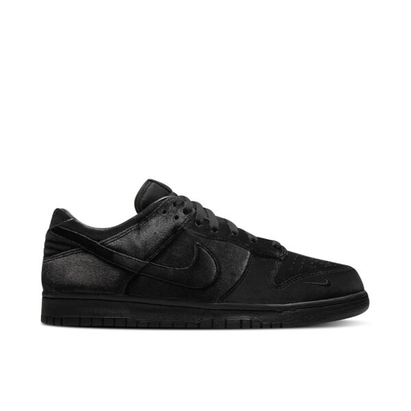 Nike Dunk Low Dover Street Market Triple Black Velvet DH2686-002 - Brosneaker photo 1