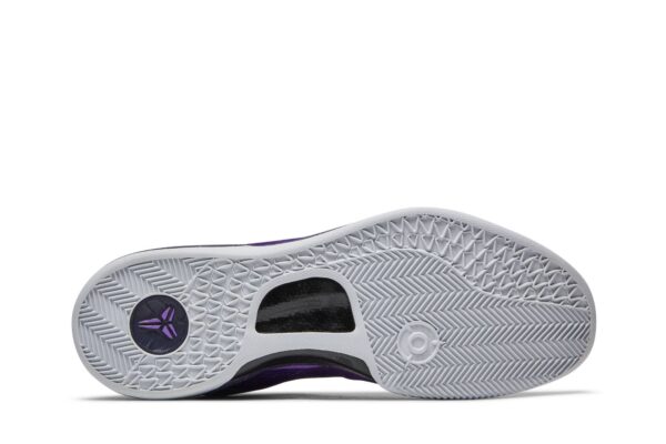 Nike Kobe 8 Playoffs Purple Platinum 555035-500 - Brosneaker photo 4