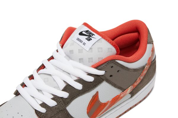 Nike SB Dunk Low Crushed D.C. DH7782-001 - Brosneaker photo 10