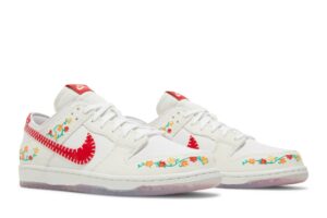 Nike SB Dunk Low Decon N7 Opti Yellow University Red FD6951-700 - Brosneaker photo 8