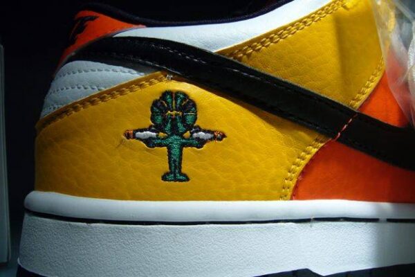 Nike SB Dunk Low Raygun Home 304292-802 - Brosneaker photo 7