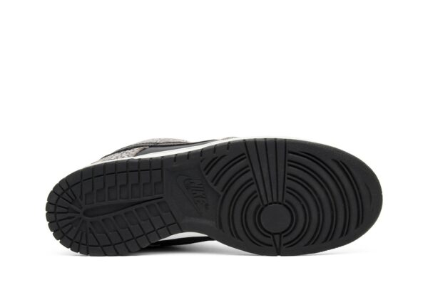 Nike SB Dunk Low Supreme Black Cement (2002) 304292-131 - Brosneaker photo 4