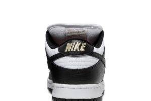 Nike SB Dunk Low Supreme Stars Black (2021) DH3228-102 - Brosneaker photo 7