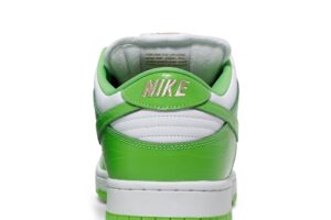Nike SB Dunk Low Supreme Stars Mean Green (2021) DH3228-101 - Brosneaker photo 7