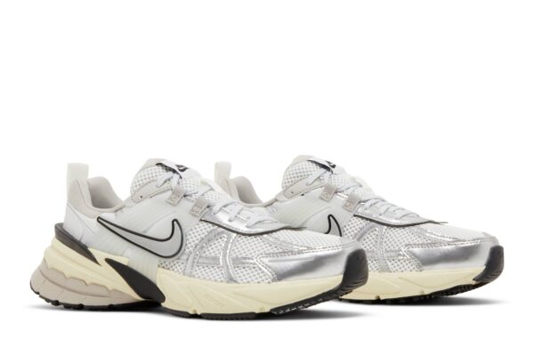 Nike V2K Run Summit White Metallic Silver (Women's) FD0736-100 - Brosneaker photo 8