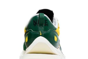 Nike Vaporwaffle sacai Tour Yellow Stadium Green CV1363-700 - Brosneaker photo 7