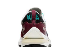 Nike Vaporwaffle sacai Villain Red Neptune Green DD3035-200 - Brosneaker photo 7