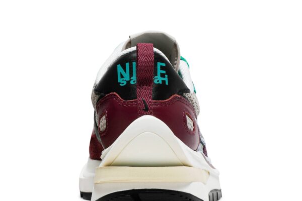 Nike Vaporwaffle sacai Villain Red Neptune Green DD3035-200 - Brosneaker photo 7
