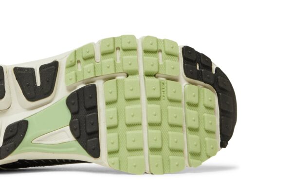 Nike Zoom Vomero 5 Cobblestone Flat Pewter (Women's) FB8825-001 - Brosneaker photo 5