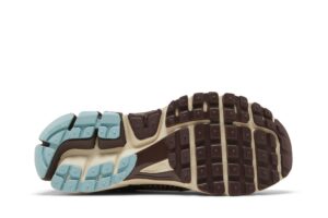 Nike Zoom Vomero 5 Earth Fossil (Women's) FD9920-022 - Brosneaker photo 4