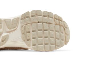Nike Zoom Vomero 5 Sail Light Orewood Brown (Women's) FQ6868-111 - Brosneaker photo 5
